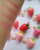 بالم لب توت فرنگی آویزدار هدی موجی🍓