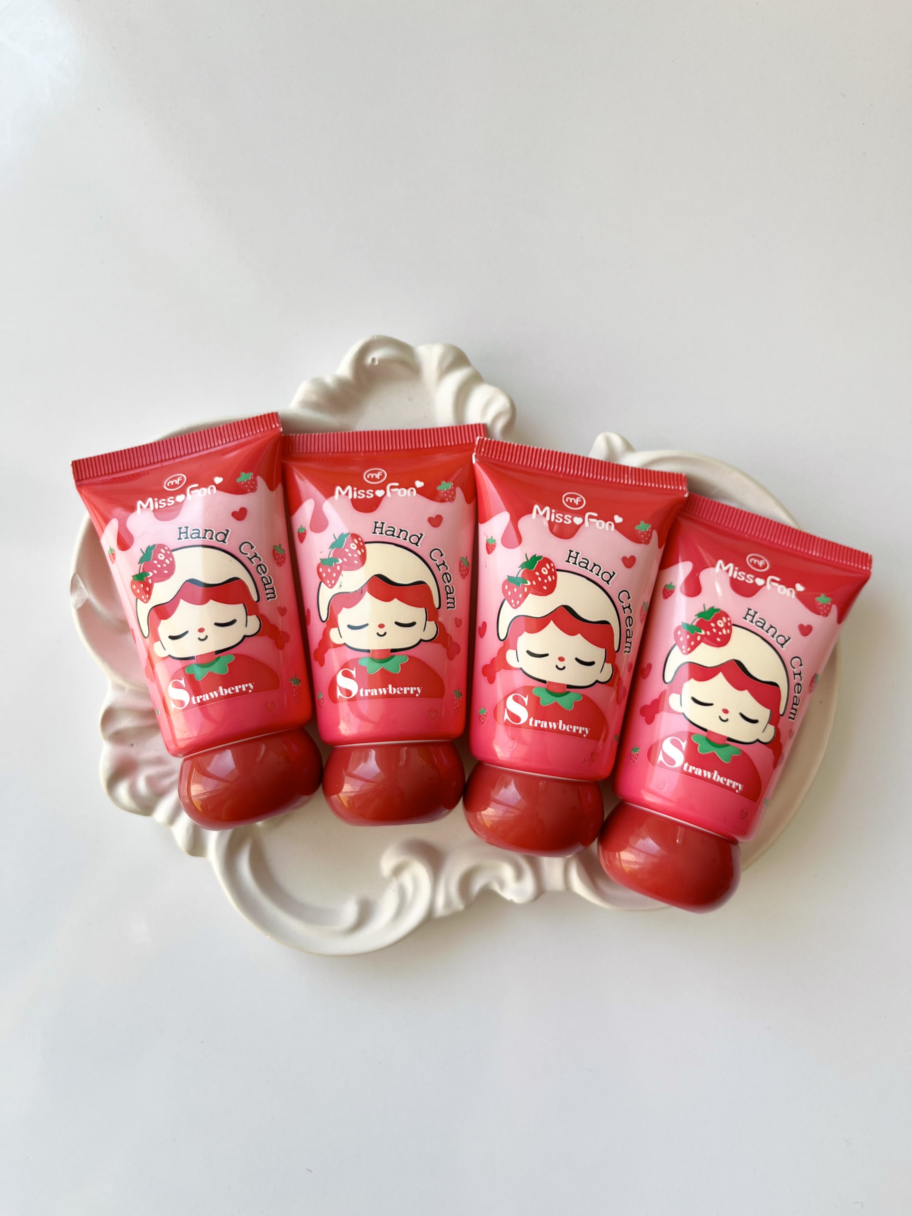 کرم دست توت فرنگی🍓